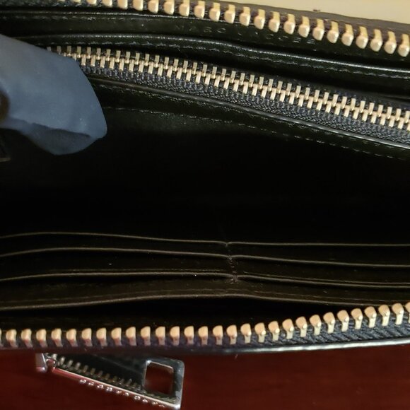 MARC JACOBS Leather (Zippy) Wallet w/ Silver Hardware & front zip compartment - Picture 11 of 11